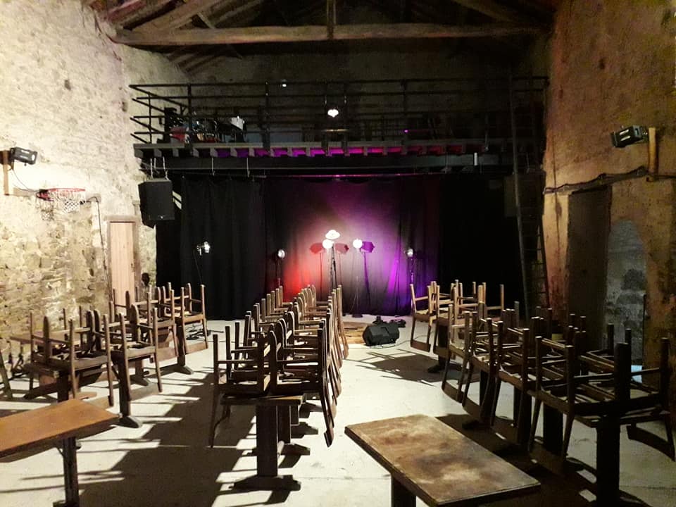 En Attendant le Ferry